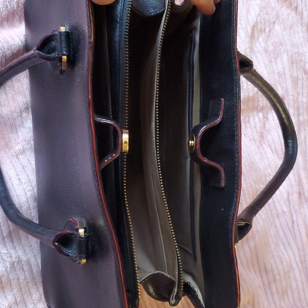 Handbags - Picture 4 of 4